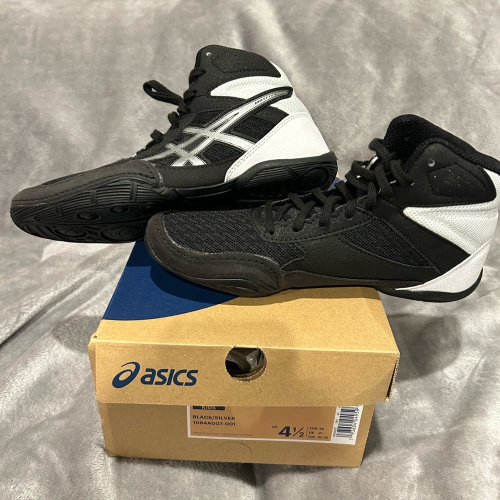 ASICS wrestling shoes
